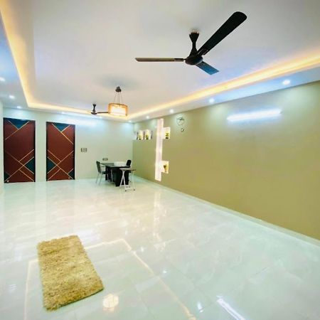Gold Residency By Expo View Bed & Breakfast Greater Noida Bagian luar foto