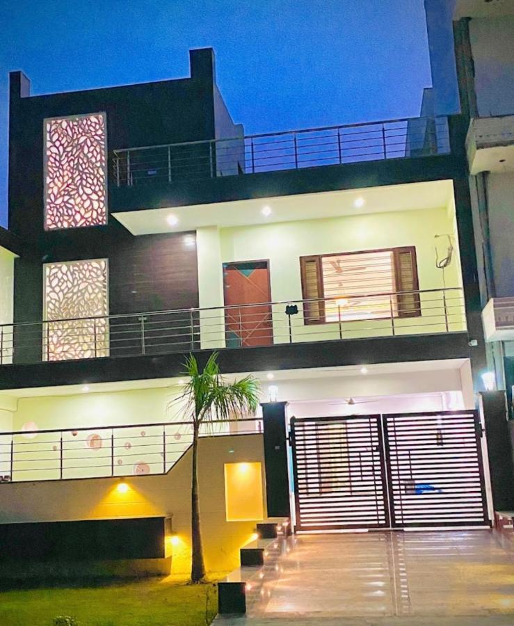 Gold Residency By Expo View Bed & Breakfast Greater Noida Bagian luar foto